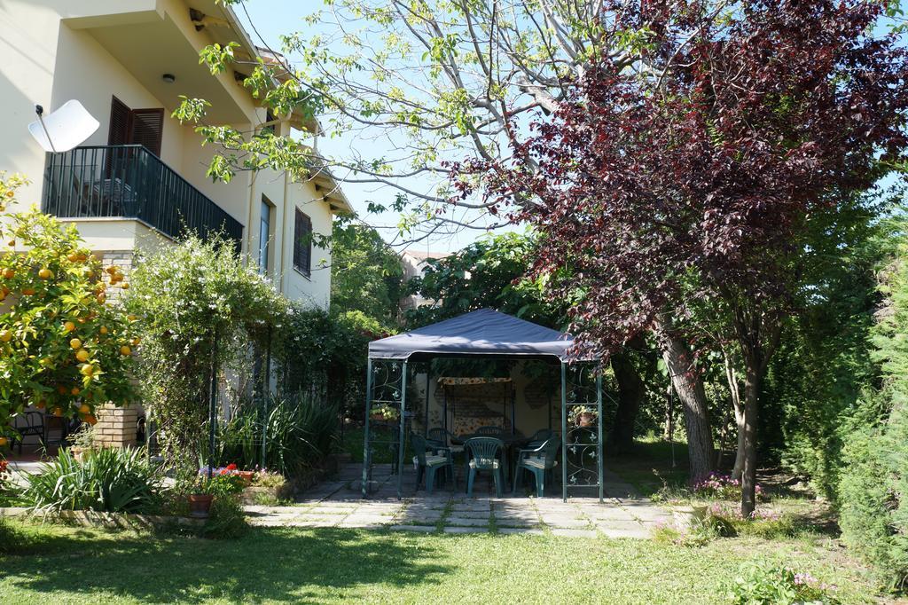 Bed and Breakfast Il Giardino Penne Екстер'єр фото